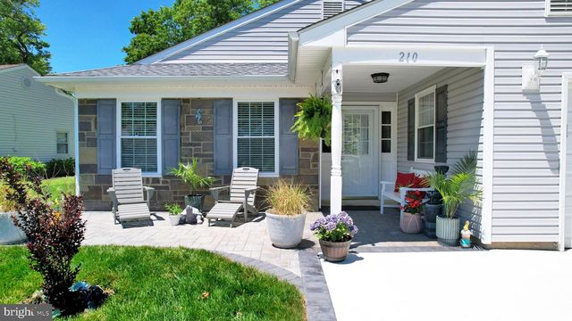 210 LEXINGTON DR, Tuckerton, NJ 08087