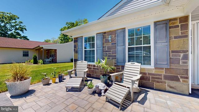 210 LEXINGTON DR, Tuckerton, NJ 08087