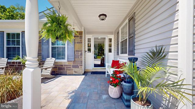 210 LEXINGTON DR, Tuckerton, NJ 08087