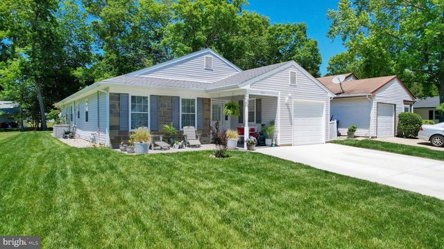 210 LEXINGTON DR, Tuckerton, NJ 08087