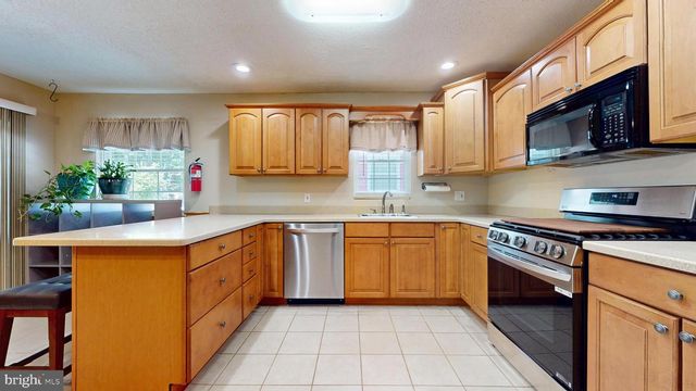 210 LEXINGTON DR, Tuckerton, NJ 08087