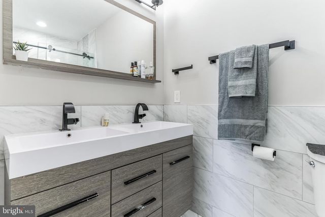 805 JEFFERSON ST NW, Washington, DC 20011