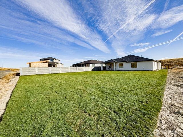 2839 Savanna Avenue, Richland, WA 99352