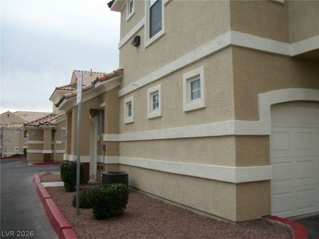 5855 VALLEY Drive 2040, North Las Vegas, NV 89031
