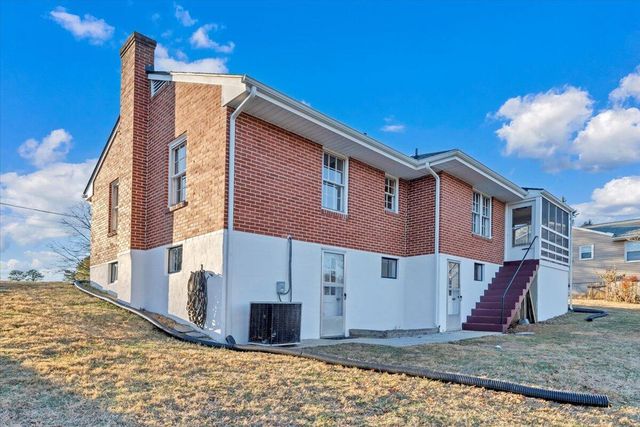 7241 Estes ST, Roanoke, VA 24019