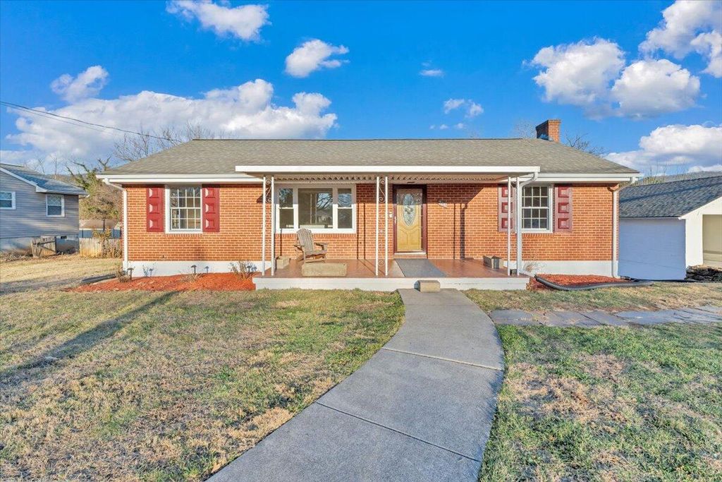 7241 Estes ST, Roanoke, VA 24019