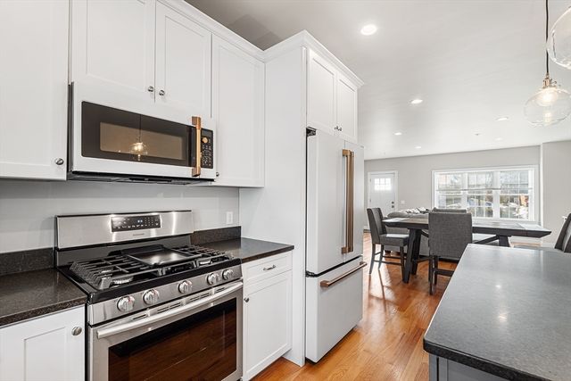 176 Main St 3, Medway, MA 02053