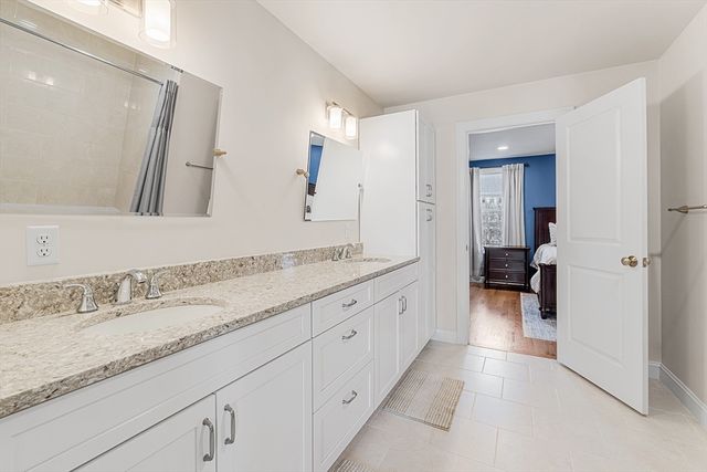 176 Main St 3, Medway, MA 02053