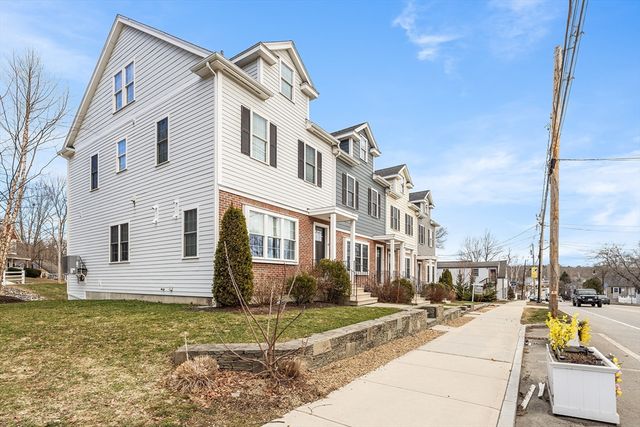 176 Main St 3, Medway, MA 02053