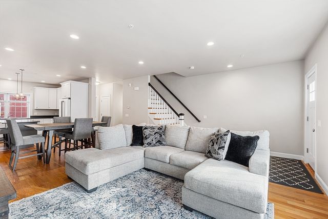 176 Main St 3, Medway, MA 02053