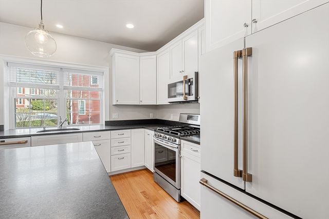 176 Main St 3, Medway, MA 02053