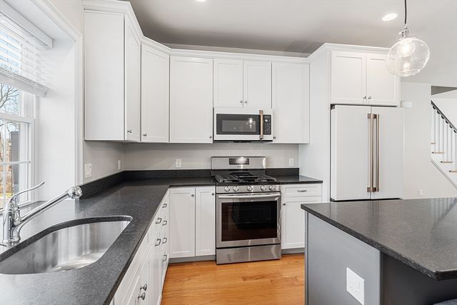 176 Main St 3, Medway, MA 02053