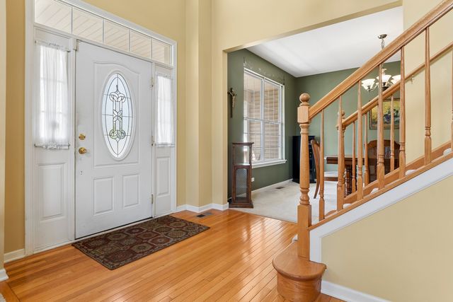 241 Ashcroft Lane, Oswego, IL 60543