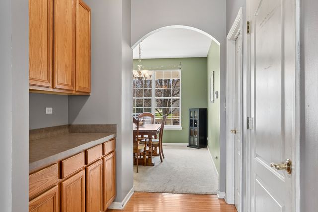 241 Ashcroft Lane, Oswego, IL 60543