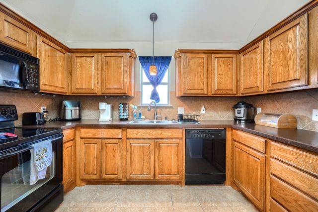 221 Quail Run, Aubrey, TX 76227