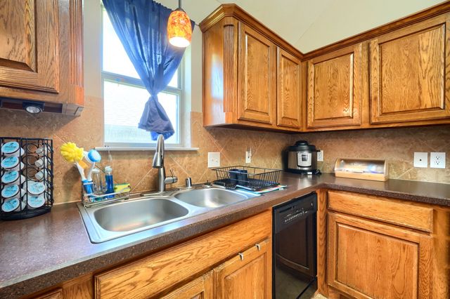 221 Quail Run, Aubrey, TX 76227
