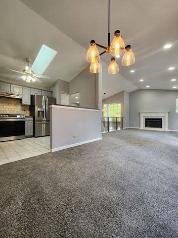 2753 S Cedar Glen Drive, Arlington Heights, IL 60005