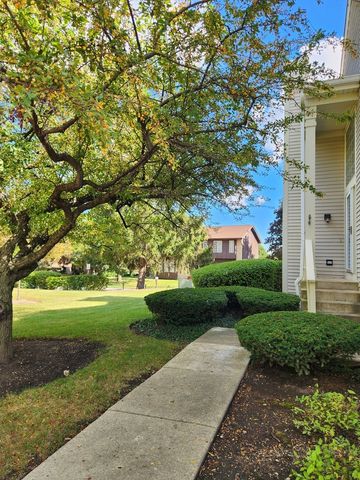 2753 S Cedar Glen Drive, Arlington Heights, IL 60005