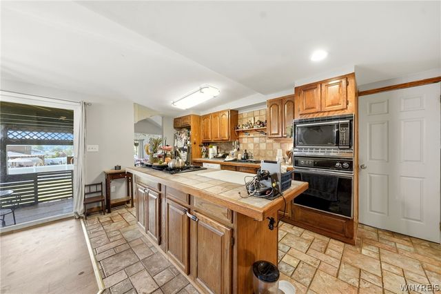 1087 Ridge Road, Lackawanna, NY 14218