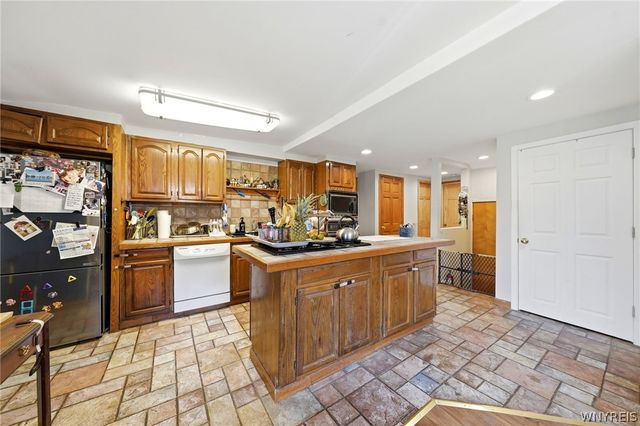 1087 Ridge Road, Lackawanna, NY 14218