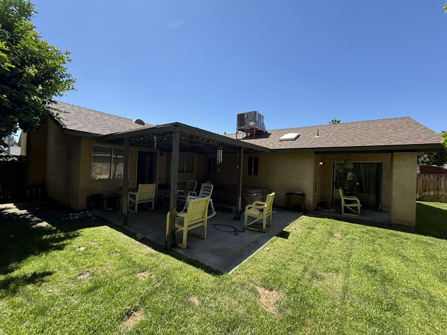 3600 Fiesta Avenue, Bakersfield, CA 93313