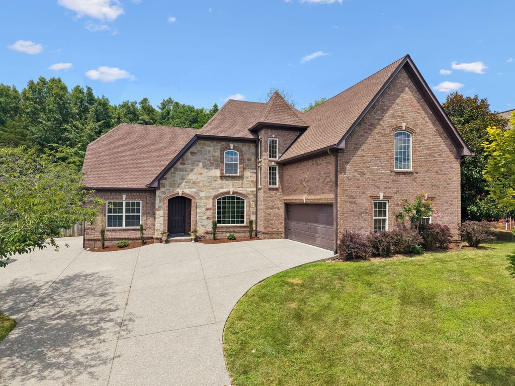 237 Quad Oak Dr, Mount Juliet, TN 37122