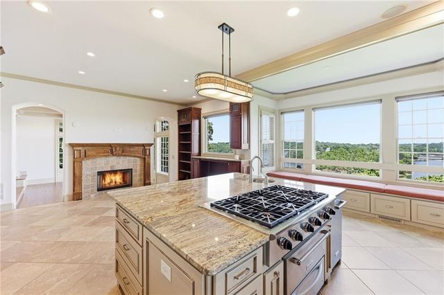 2742 High Vista Point, Gainesville, GA 30501