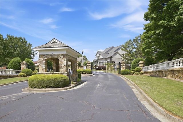 2742 High Vista Point, Gainesville, GA 30501