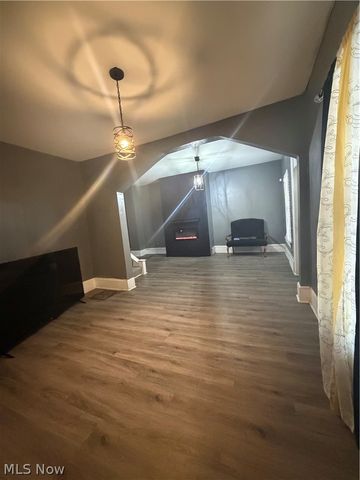 2201 E 86th Street, Cleveland, OH 44106