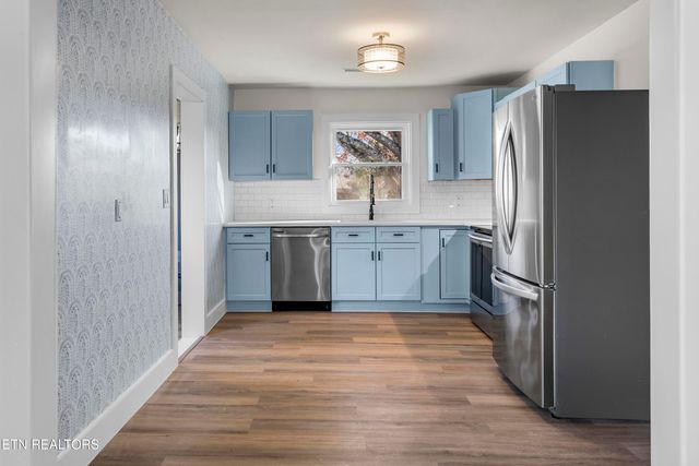 704 W Emory Rd, Powell, TN 37849