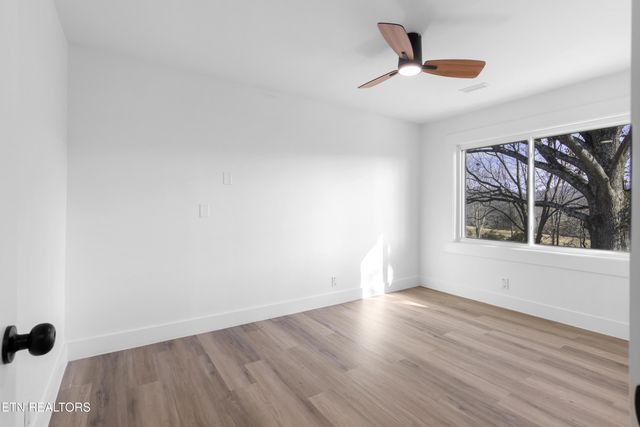 704 W Emory Rd, Powell, TN 37849