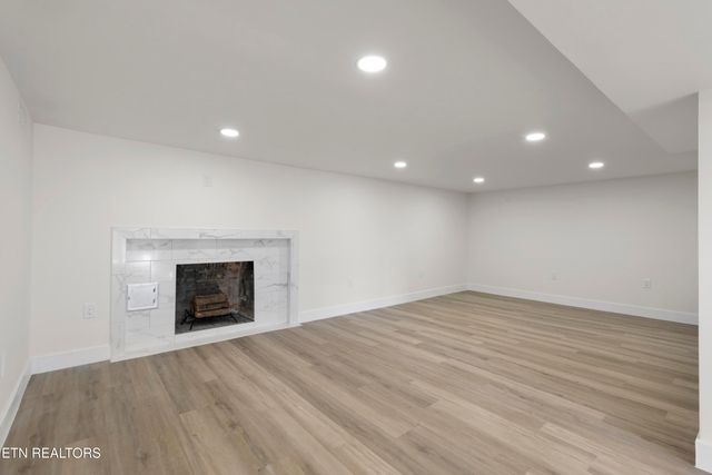 704 W Emory Rd, Powell, TN 37849