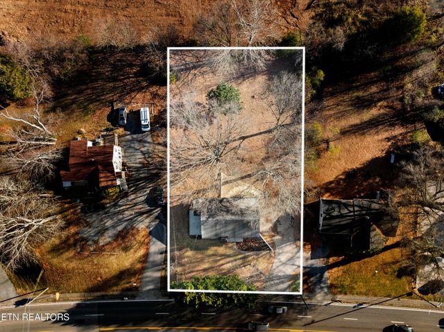 704 W Emory Rd, Powell, TN 37849