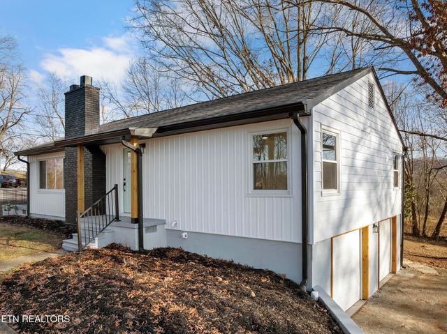 704 W Emory Rd, Powell, TN 37849