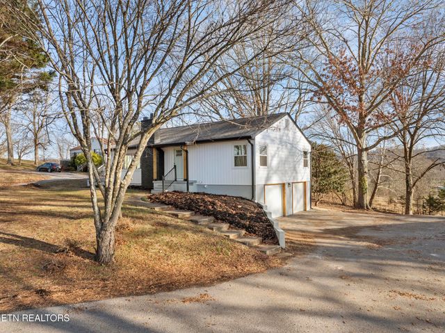 704 W Emory Rd, Powell, TN 37849