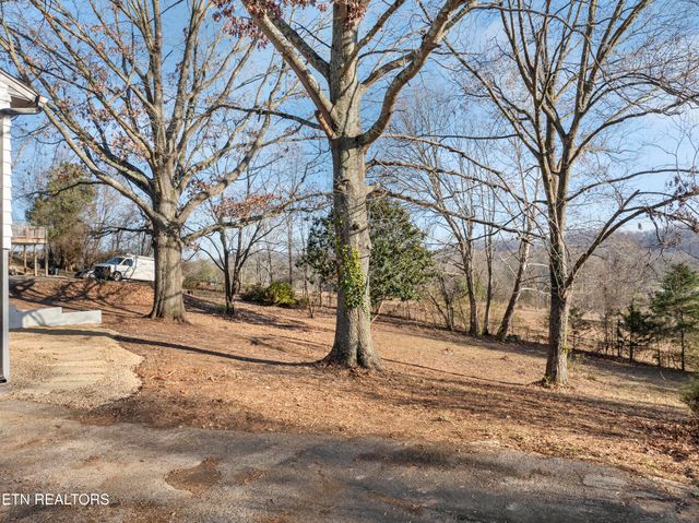 704 W Emory Rd, Powell, TN 37849