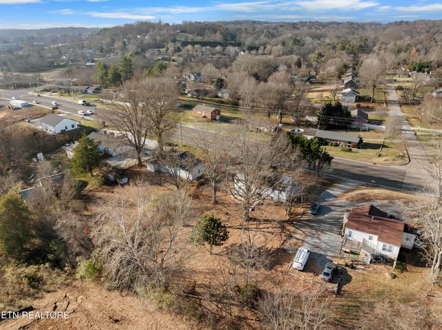 704 W Emory Rd, Powell, TN 37849