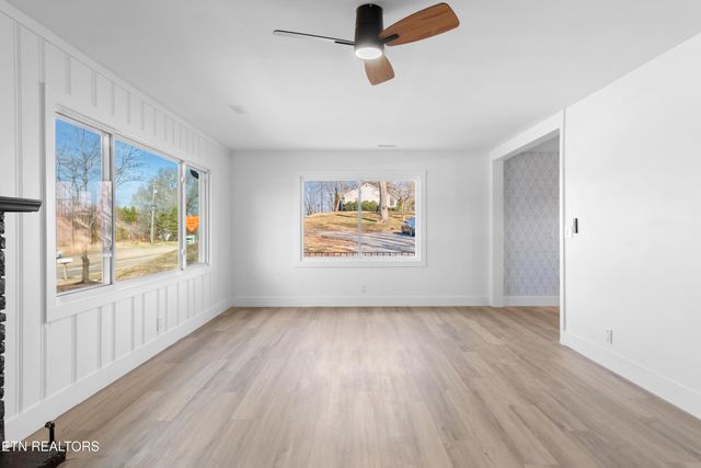 704 W Emory Rd, Powell, TN 37849