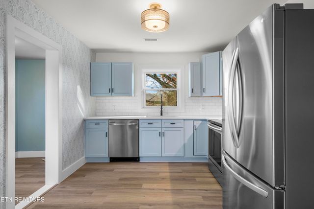 704 W Emory Rd, Powell, TN 37849