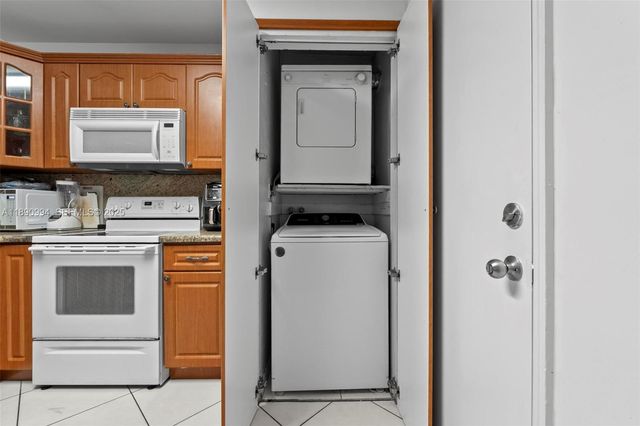 1800 W 54th Street 109, Hialeah, FL 33012