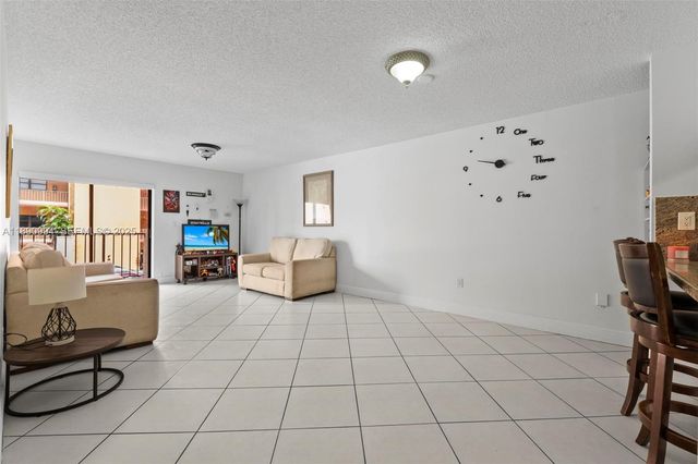 1800 W 54th Street 109, Hialeah, FL 33012