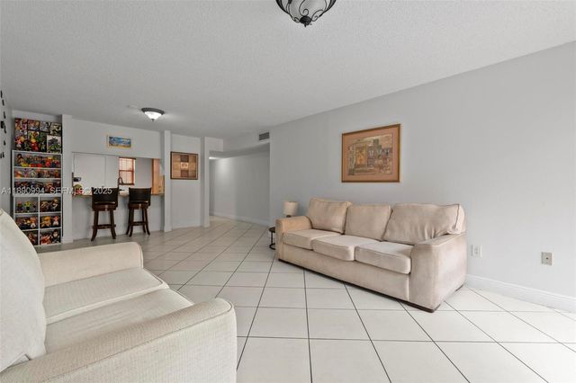 1800 W 54th Street 109, Hialeah, FL 33012