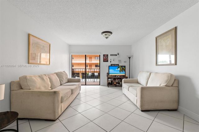 1800 W 54th Street 109, Hialeah, FL 33012