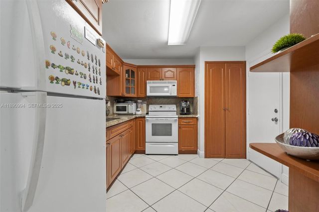 1800 W 54th Street 109, Hialeah, FL 33012