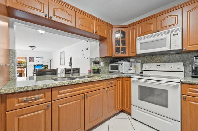 1800 W 54th Street 109, Hialeah, FL 33012