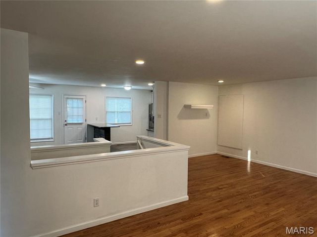 777 Lamplight Lane, Hazelwood, MO 63042
