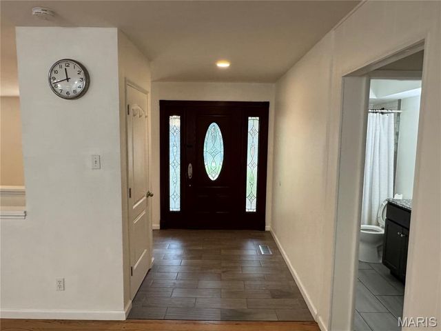 777 Lamplight Lane, Hazelwood, MO 63042