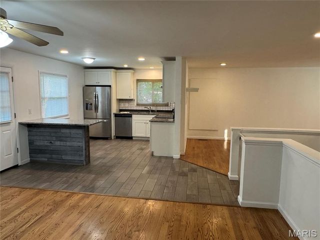 777 Lamplight Lane, Hazelwood, MO 63042