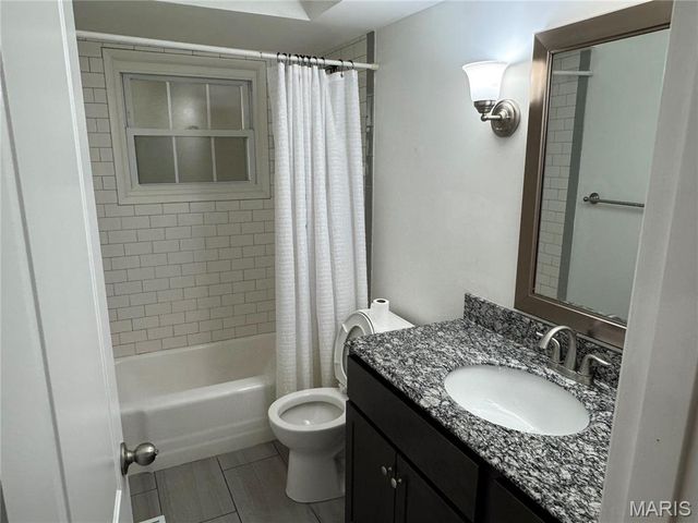 777 Lamplight Lane, Hazelwood, MO 63042