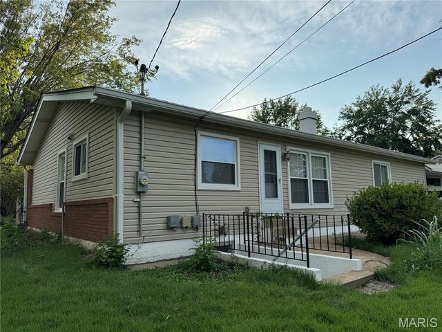 777 Lamplight Lane, Hazelwood, MO 63042